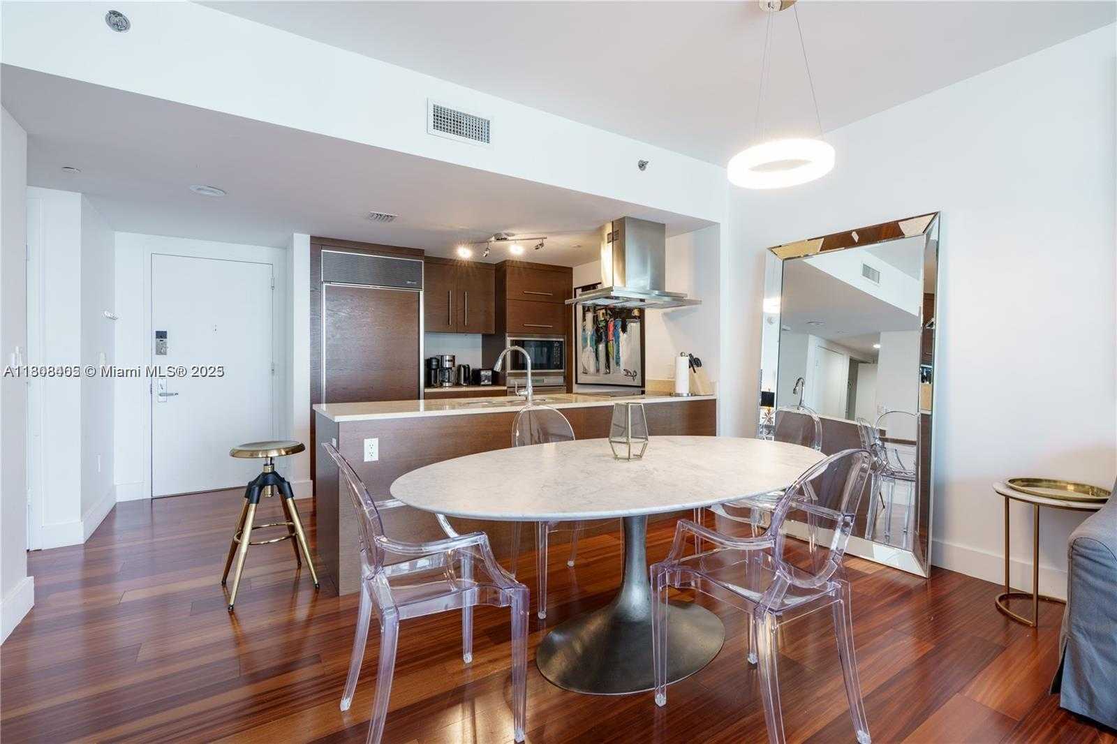 Small Image of 485 BRICKELL AVE #2403, Miami Number 3