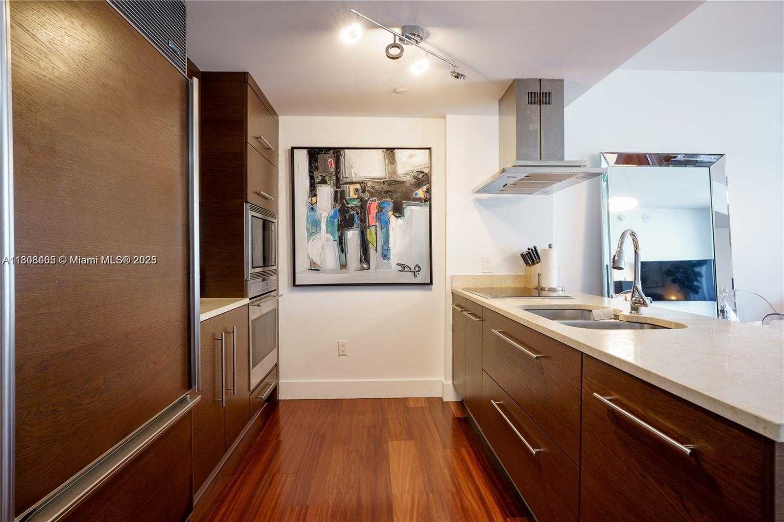 Small Image of 485 BRICKELL AVE #2403, Miami Number 5