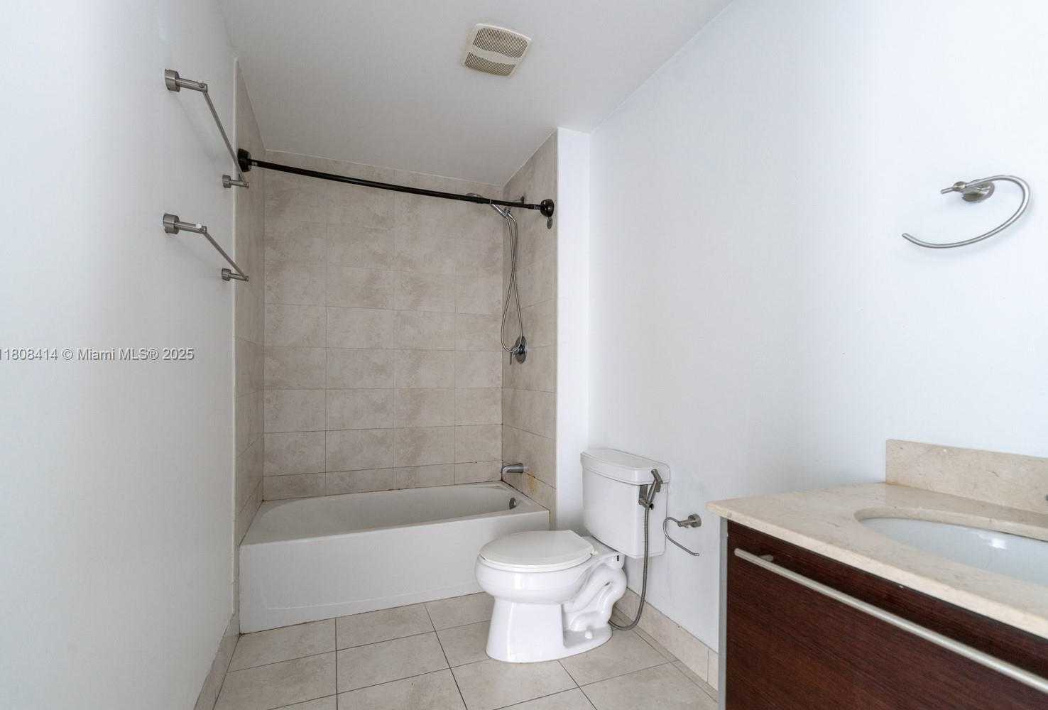 Small Image of 1900 NORTH BAYSHORE DR #3809, Miami Number 12