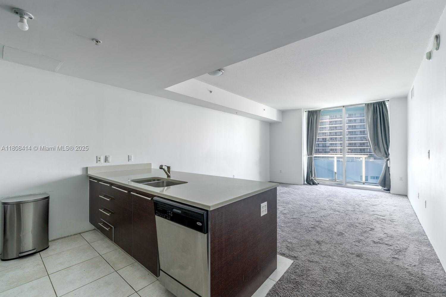 Small Image of 1900 NORTH BAYSHORE DR #3809, Miami Number 2