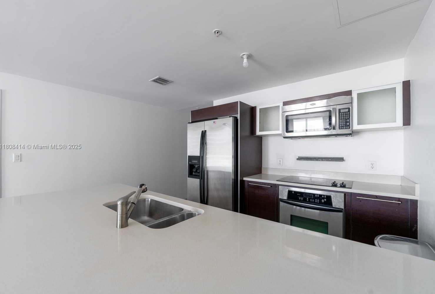 Small Image of 1900 NORTH BAYSHORE DR #3809, Miami Number 3