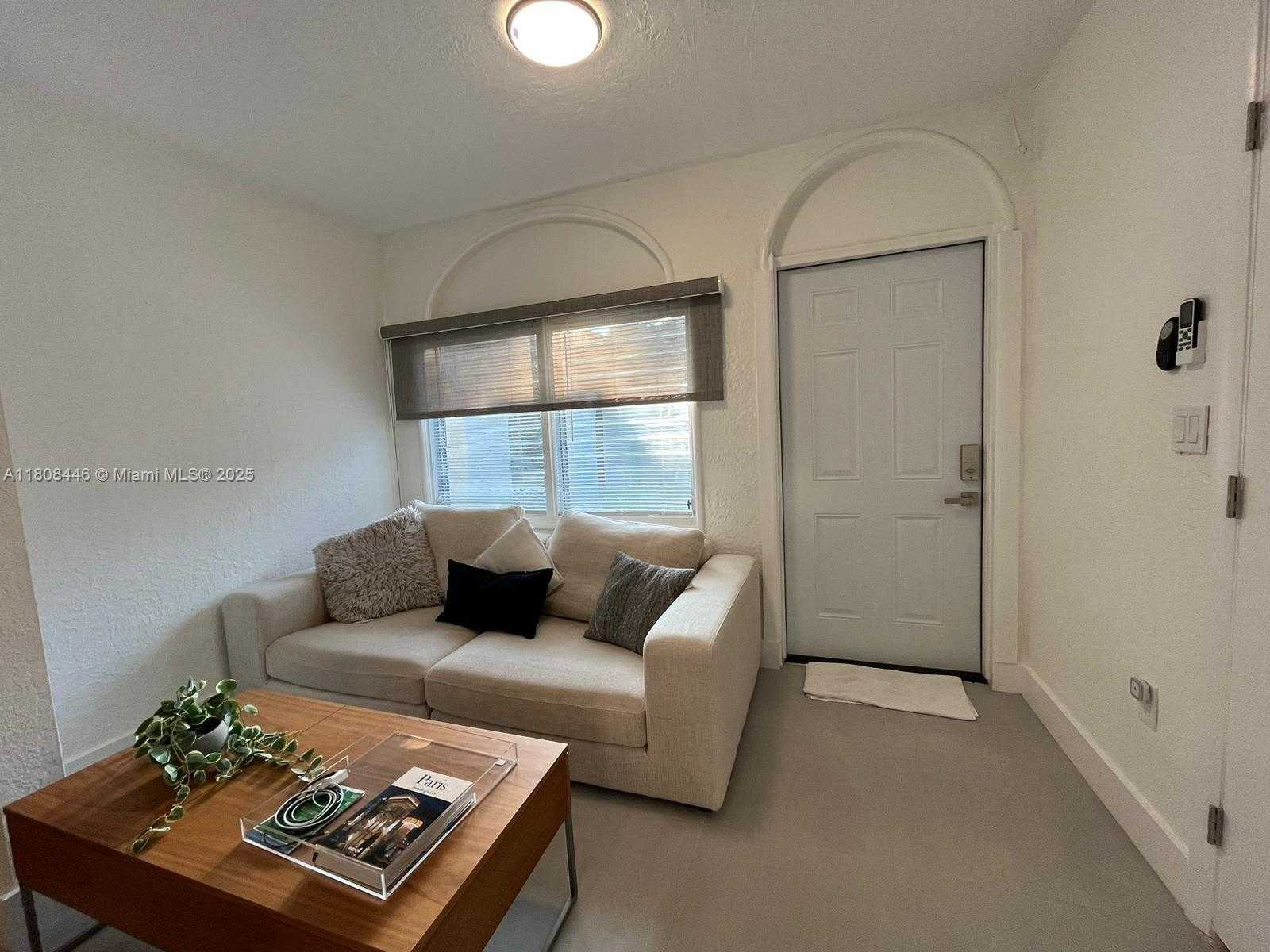 Small Image of Surfside Number 3