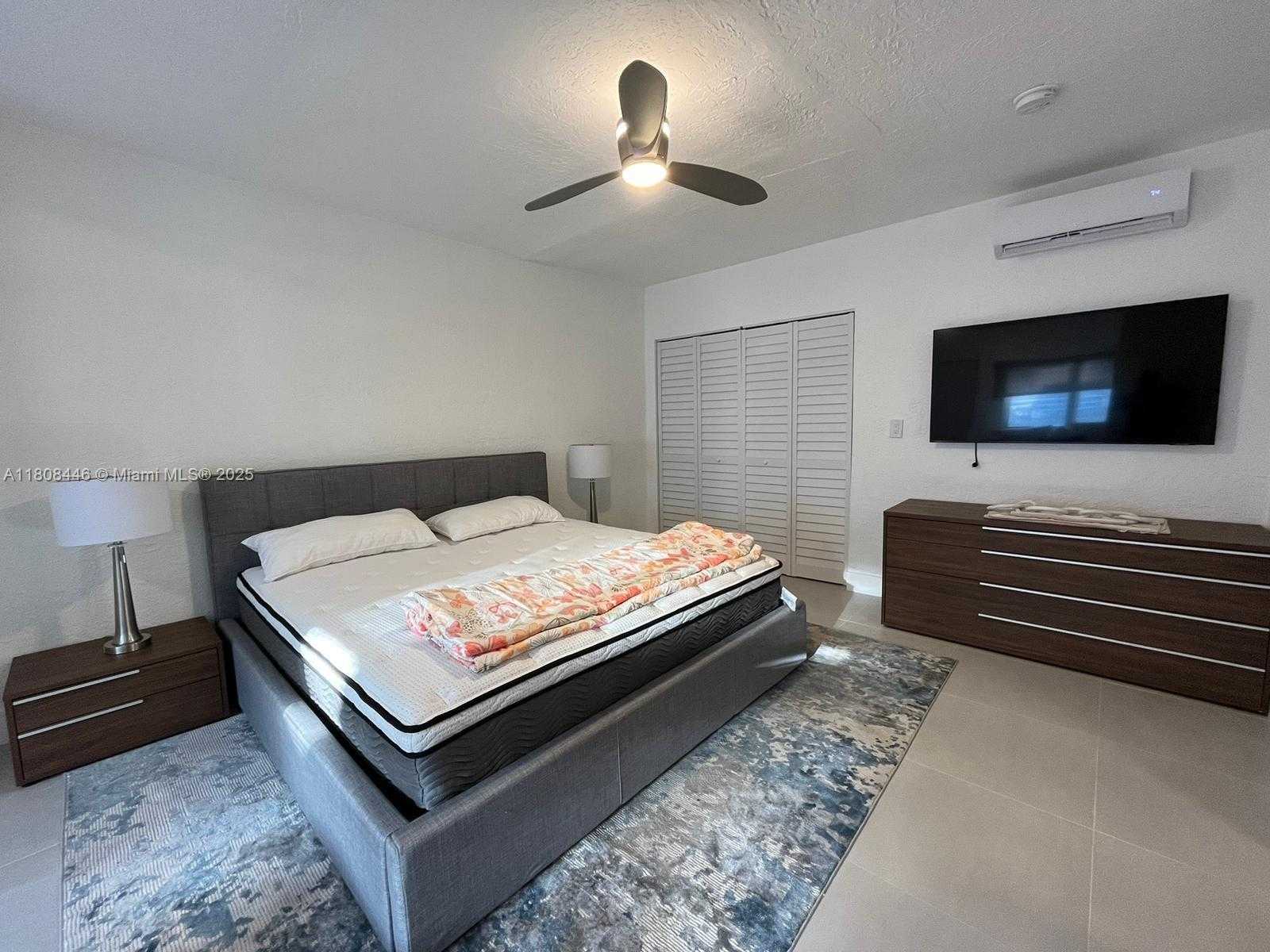 Small Image of Surfside Number 5
