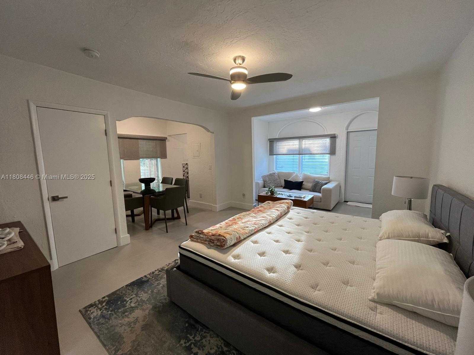 Small Image of Surfside Number 7