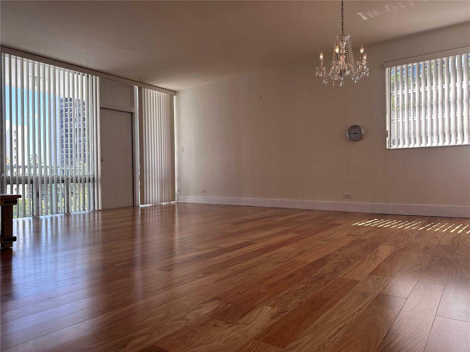 Small Image of 1408 BRICKELL BAY DR #401, Miami Number 13
