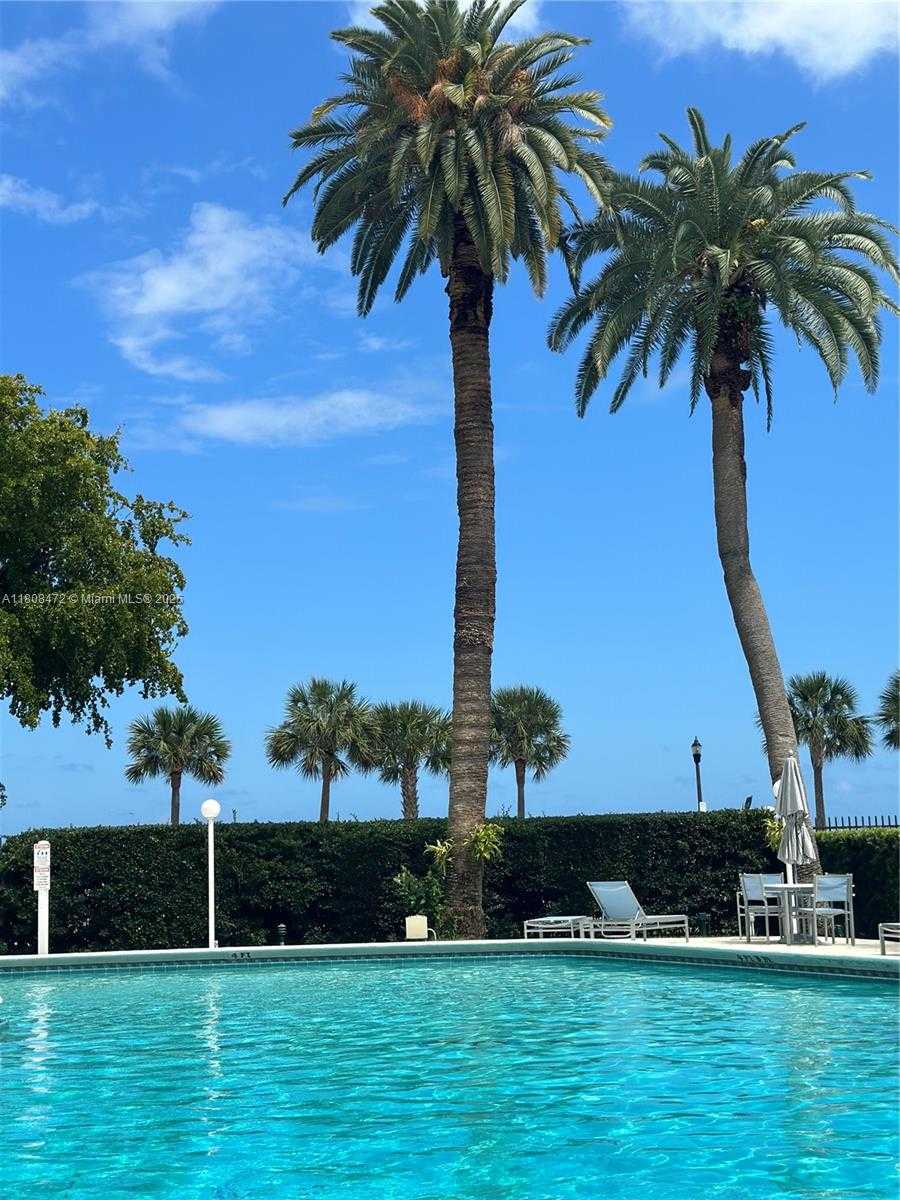 Small Image of 1408 BRICKELL BAY DR #401, Miami Number 4