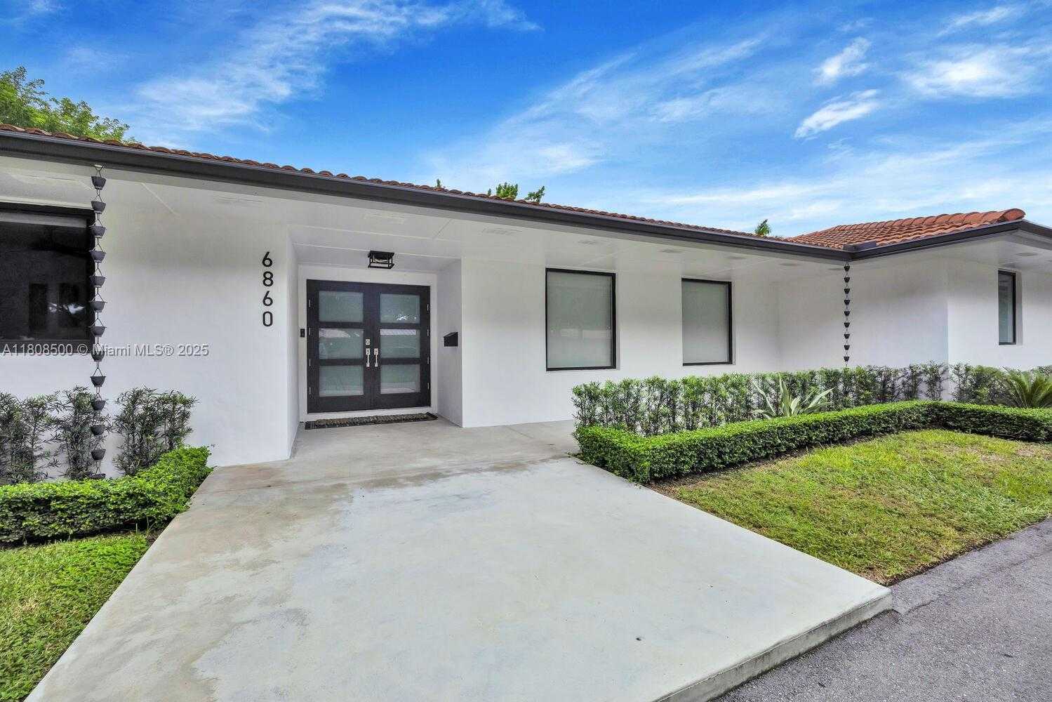 Small Image of 6860 SOUTH WEST 99TH TER, Pinecrest Number 2