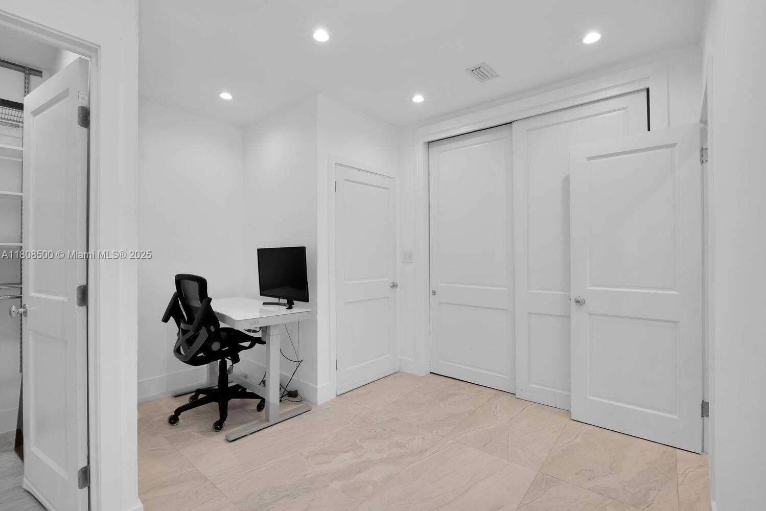 Small Image of 6860 SOUTH WEST 99TH TER, Pinecrest Number 21