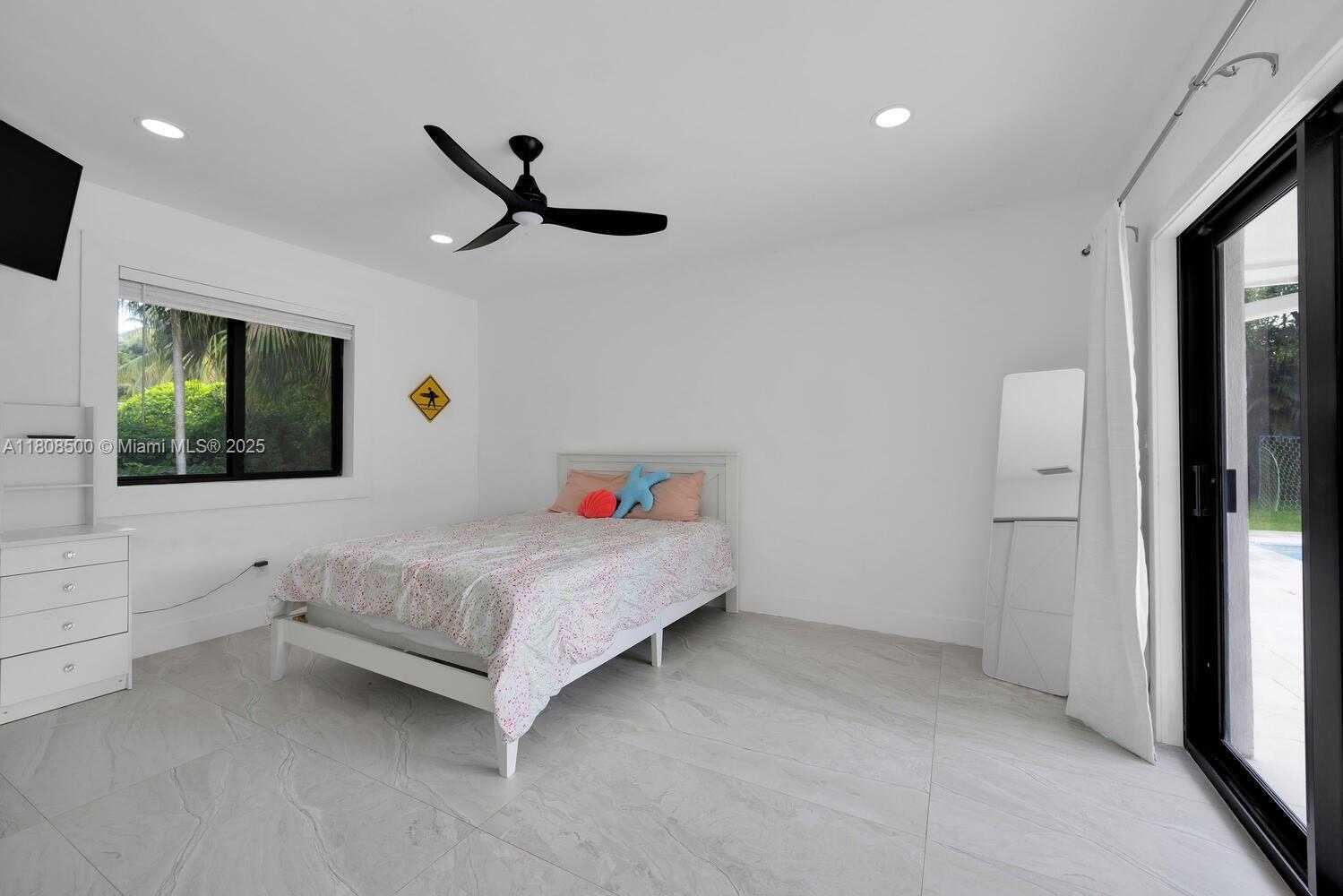 Small Image of 6860 SOUTH WEST 99TH TER, Pinecrest Number 26