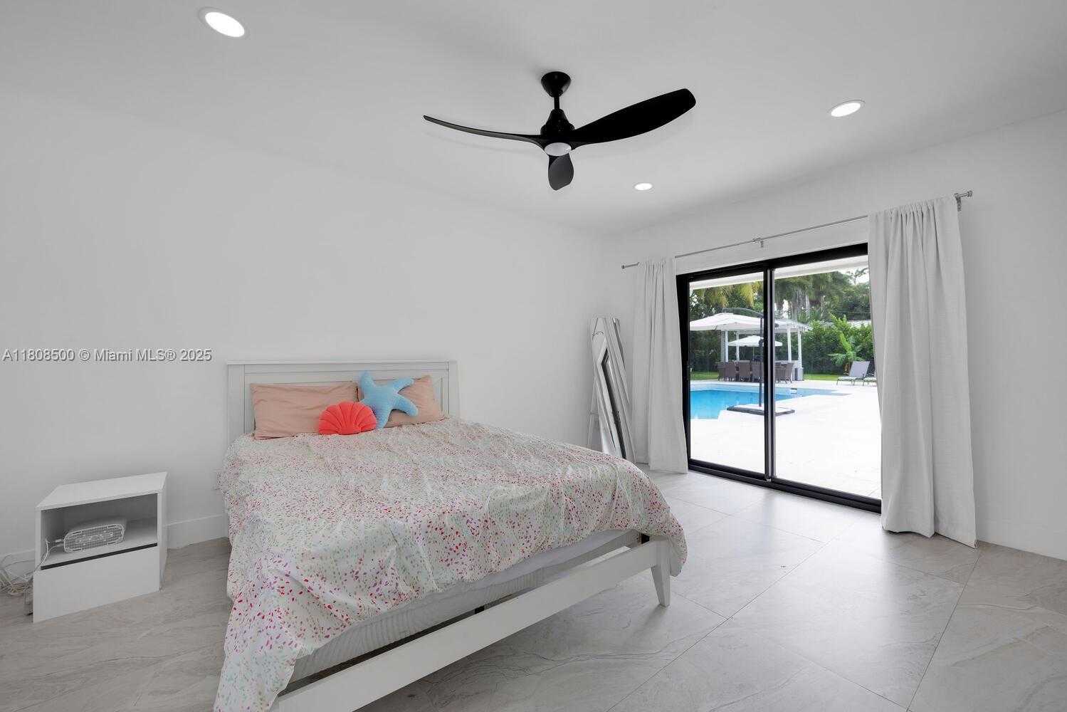 Small Image of 6860 SOUTH WEST 99TH TER, Pinecrest Number 27