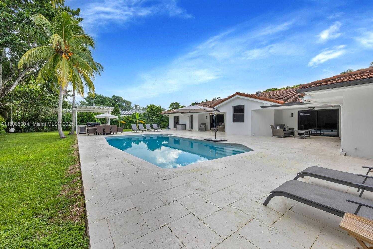 Small Image of 6860 SOUTH WEST 99TH TER, Pinecrest Number 39