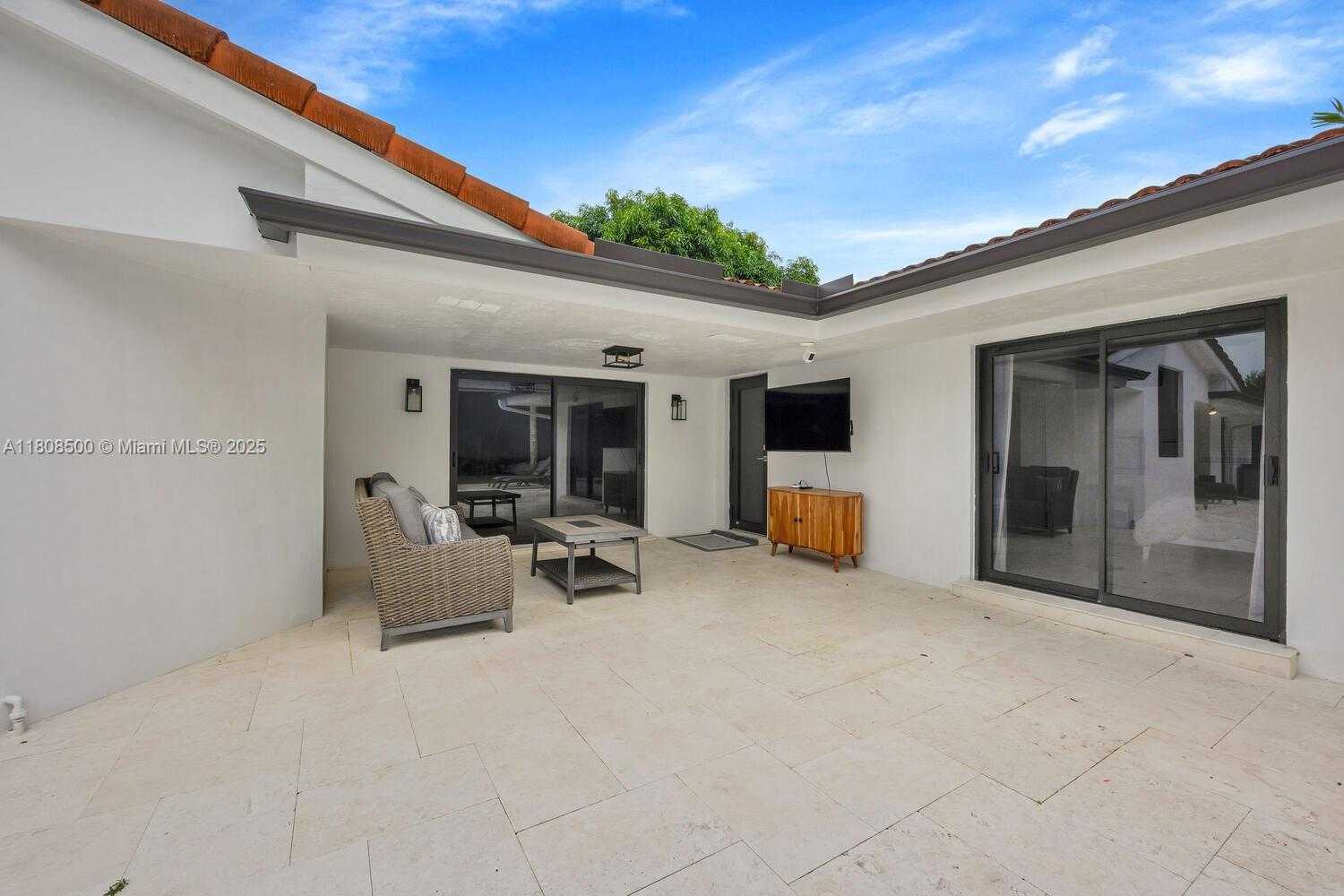 Small Image of 6860 SOUTH WEST 99TH TER, Pinecrest Number 43