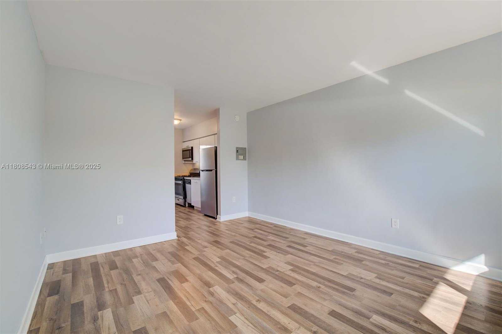 Small Image of 8000 NORTH EAST BAYSHORE CT #212, Miami Number 7