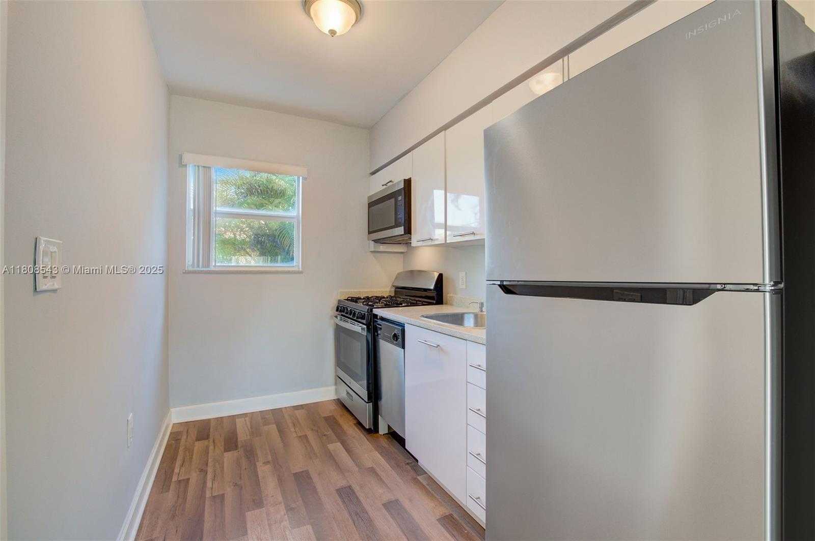 Small Image of 8000 NORTH EAST BAYSHORE CT #212, Miami Number 9