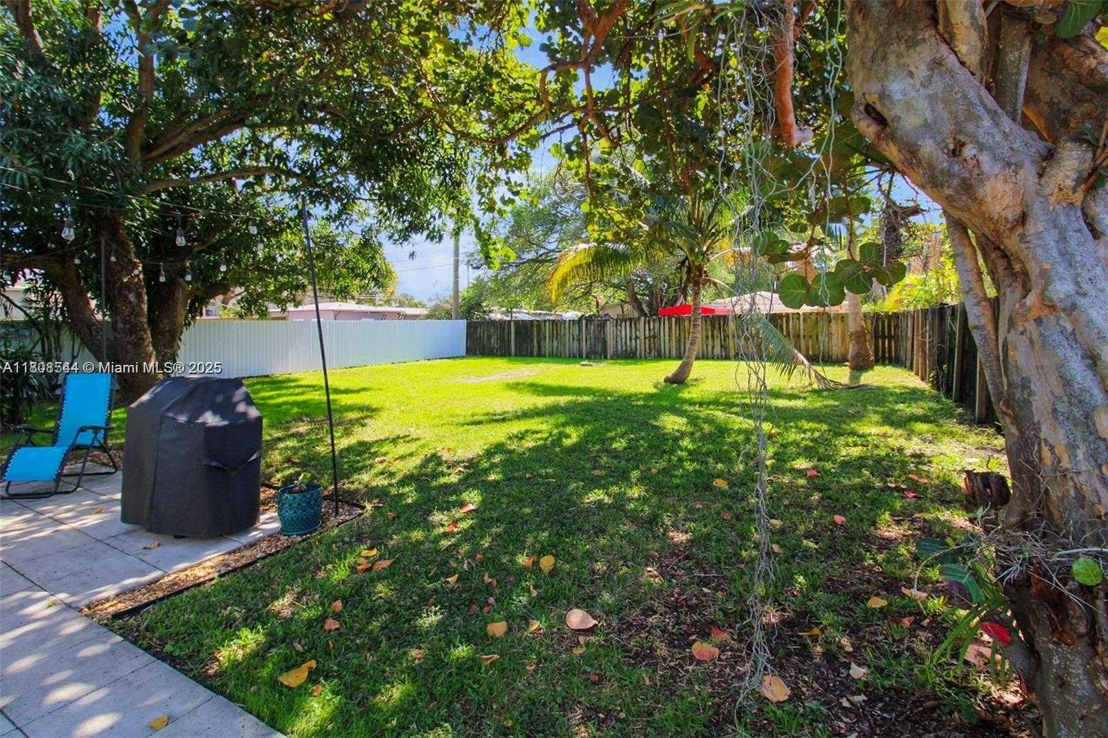 Small Image of 1914 RODMAN ST, Hollywood Number 18
