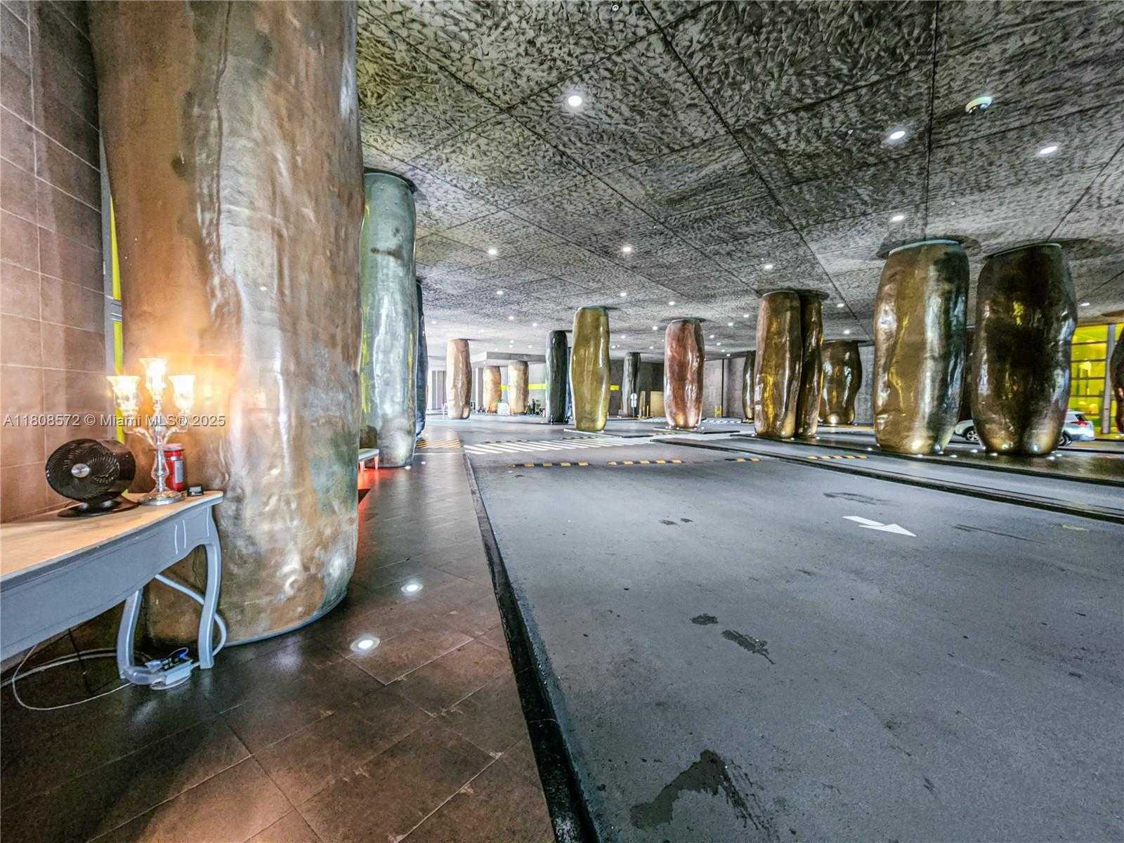 Small Image of 495 BRICKELL AVE #2906, Miami Number 19