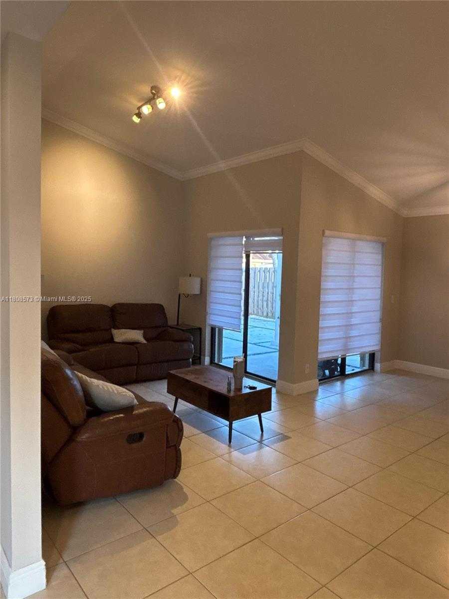 Small Image of 6542 NORTH WEST 171ST ST, Hialeah Number 19