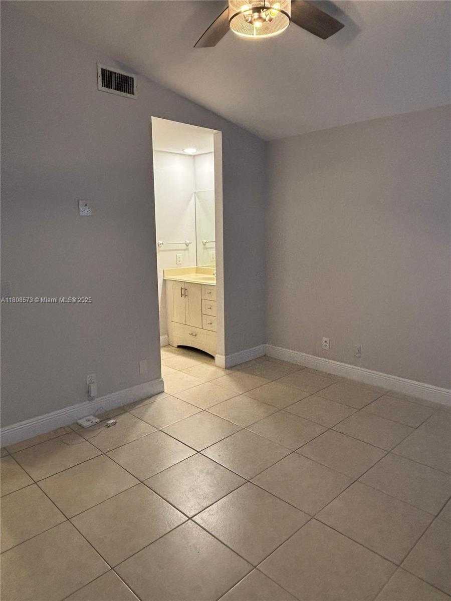 Small Image of 6542 NORTH WEST 171ST ST, Hialeah Number 21