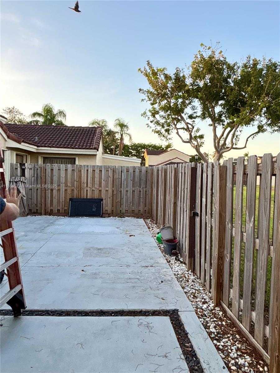 Small Image of 6542 NORTH WEST 171ST ST, Hialeah Number 5