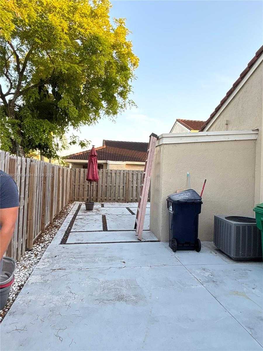Small Image of 6542 NORTH WEST 171ST ST, Hialeah Number 9