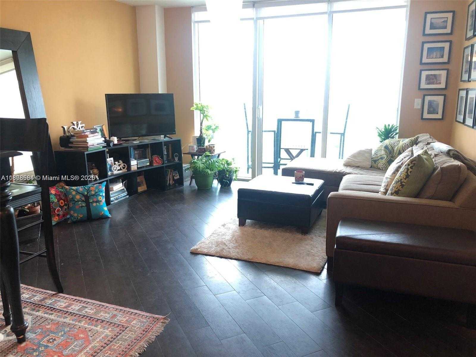 Small Image of 31 SOUTH EAST 5TH ST #2407, Miami Number 4