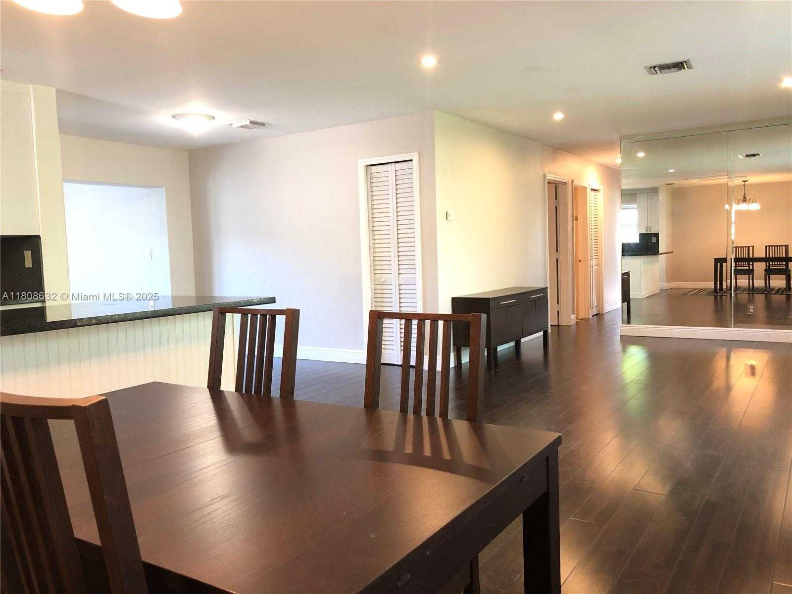 Small Image of 11191 SOUTH WEST 63RD TER, Miami Number 14