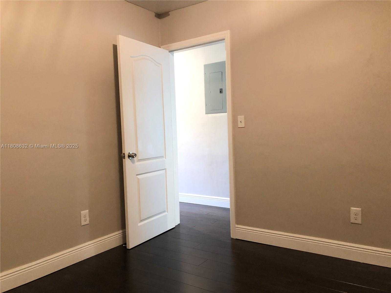 Small Image of 11191 SOUTH WEST 63RD TER, Miami Number 19