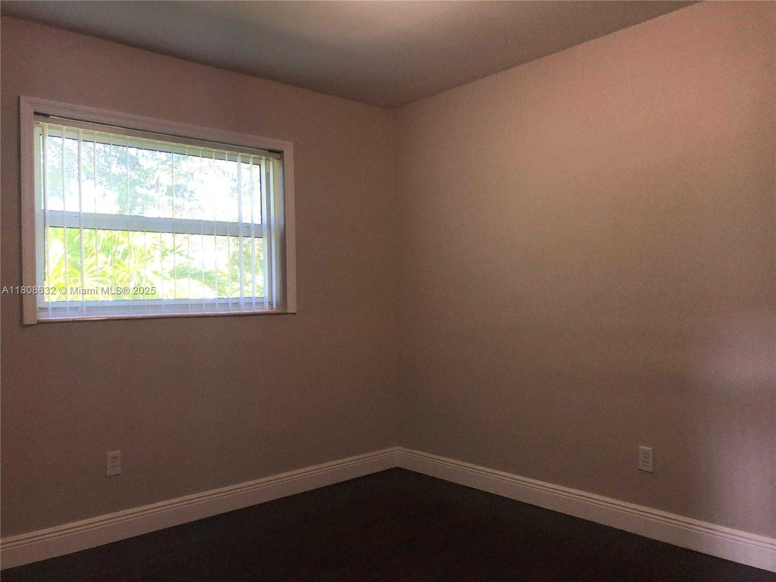 Small Image of 11191 SOUTH WEST 63RD TER, Miami Number 23