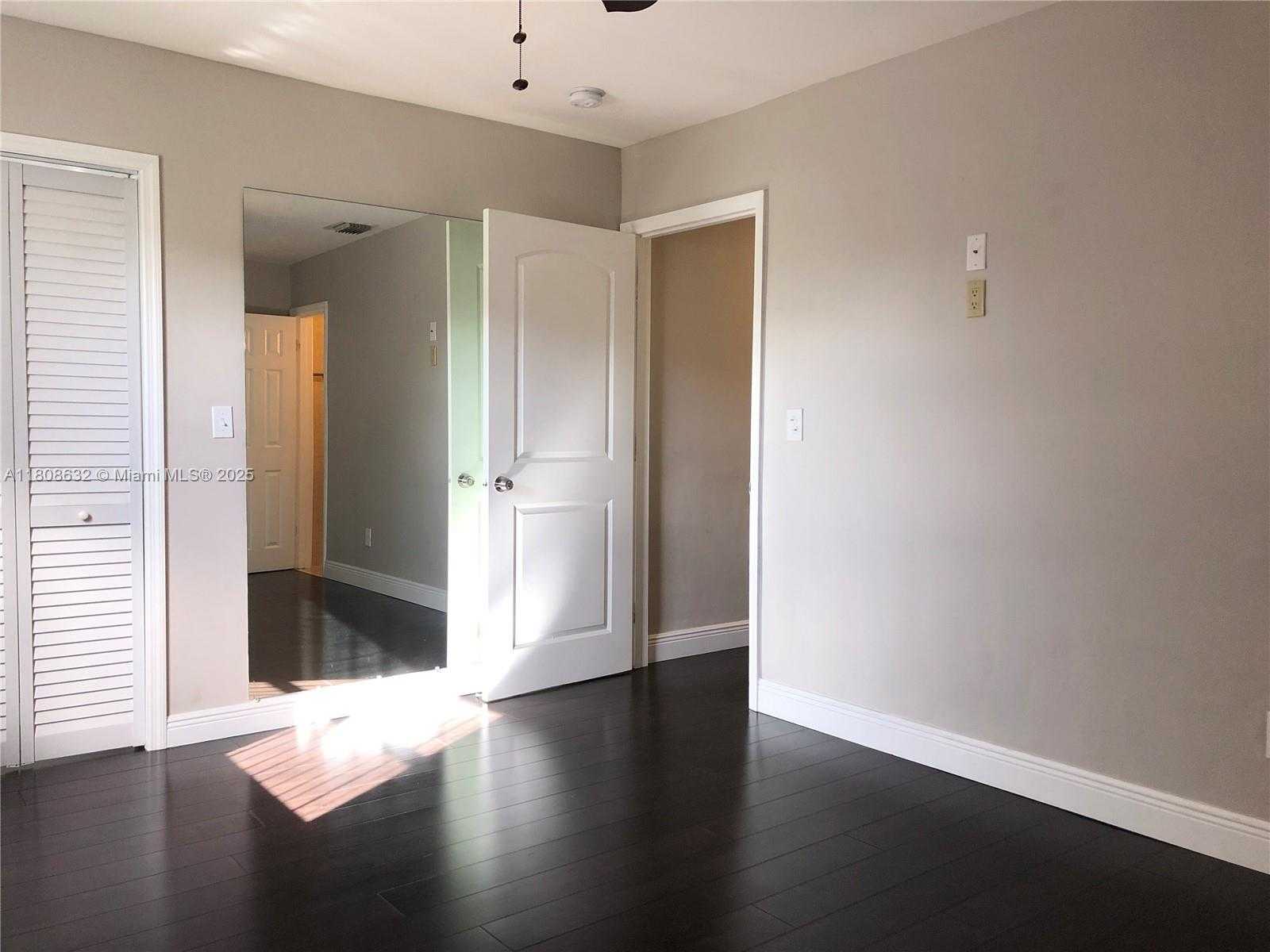 Small Image of 11191 SOUTH WEST 63RD TER, Miami Number 30