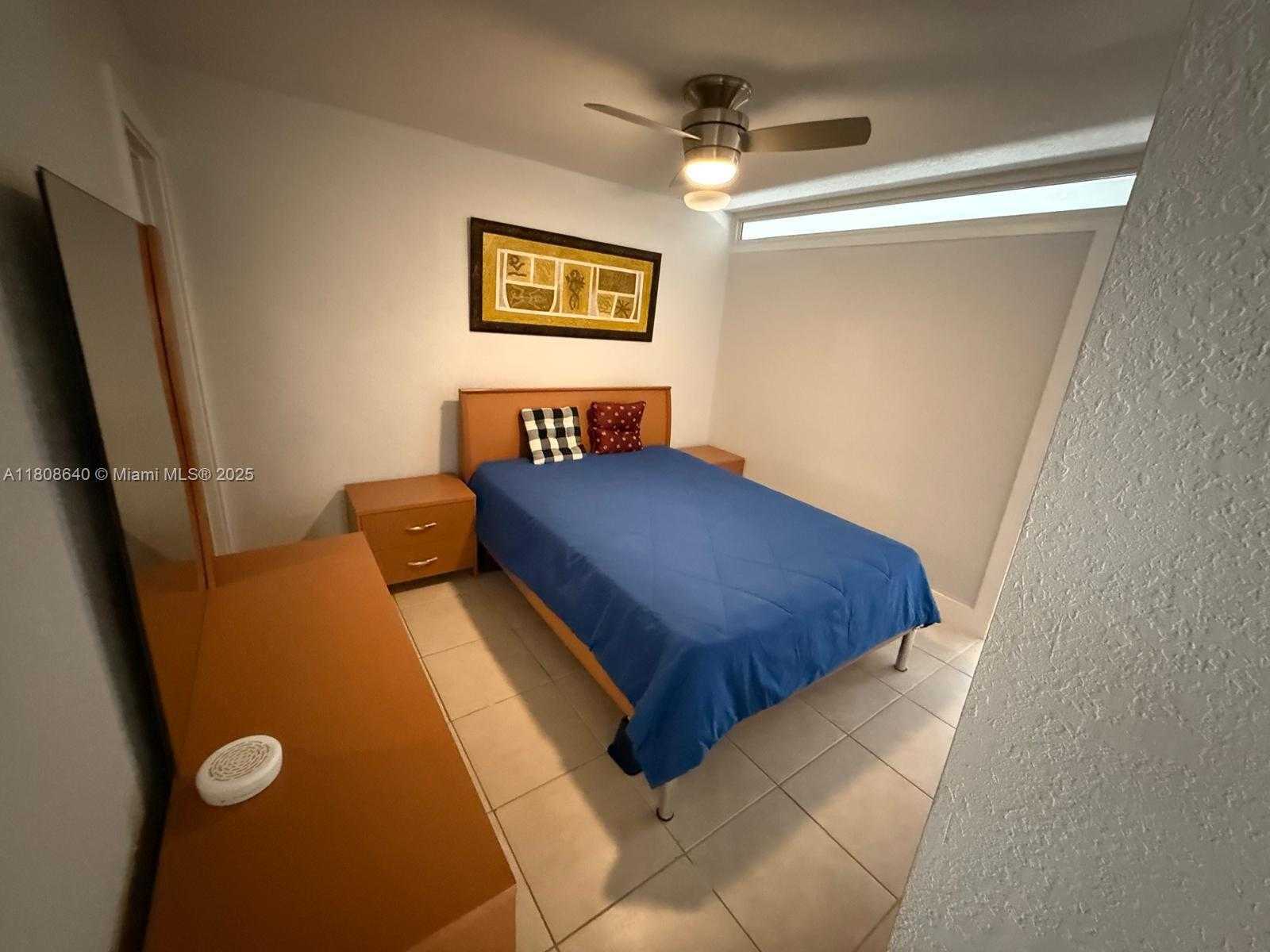 Imagen de Pequeño Objeto