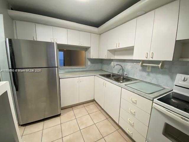 Small Image of 1855 WEST 60TH ST #318, Hialeah Number 3