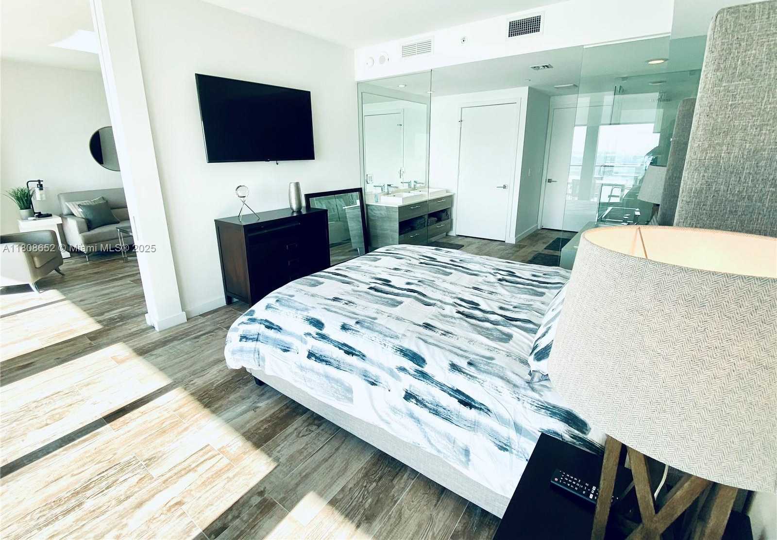 Small Image of 650 NORTH EAST 32ND ST #4605, Miami Number 11