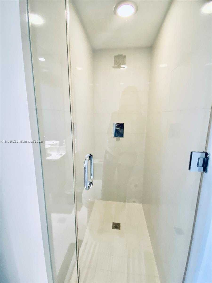 Small Image of 650 NORTH EAST 32ND ST #4605, Miami Number 18
