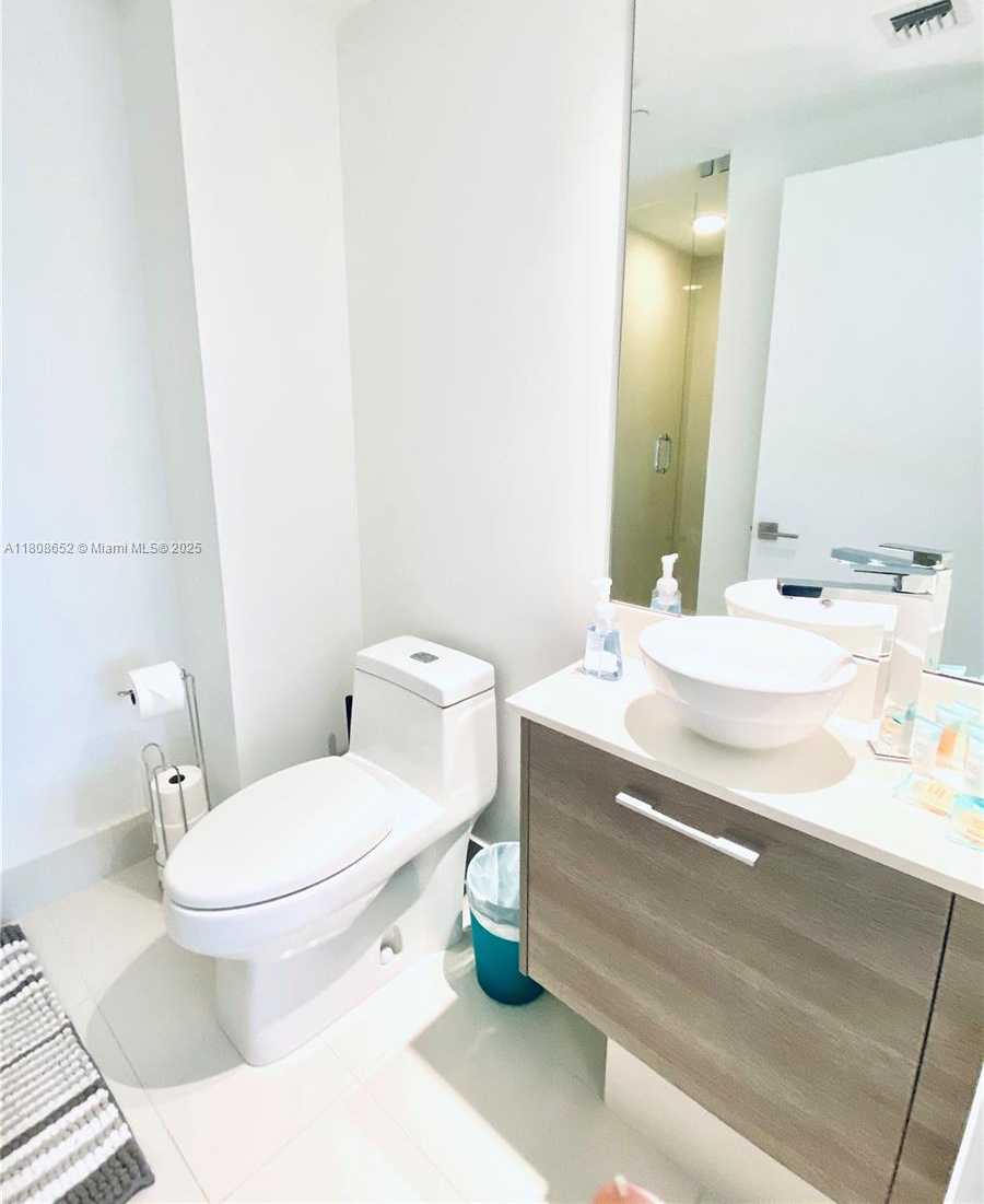 Small Image of 650 NORTH EAST 32ND ST #4605, Miami Number 19