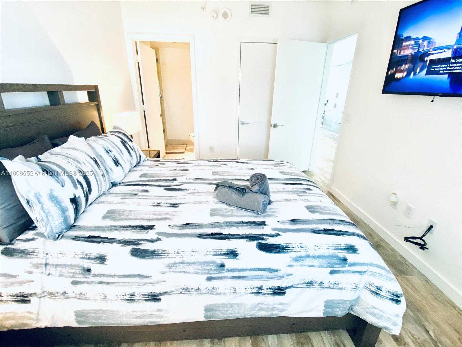 Small Image of 650 NORTH EAST 32ND ST #4605, Miami Number 36