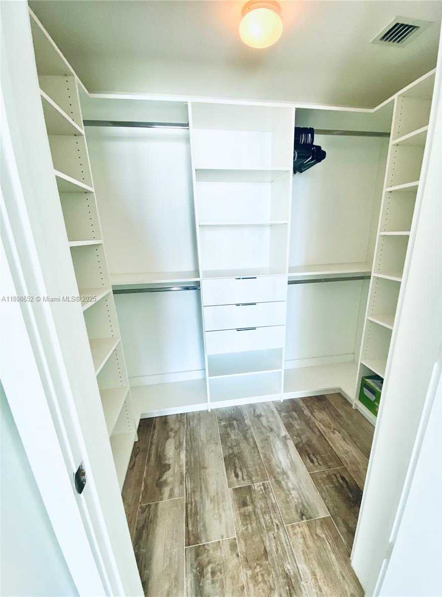 Small Image of 650 NORTH EAST 32ND ST #4605, Miami Number 41