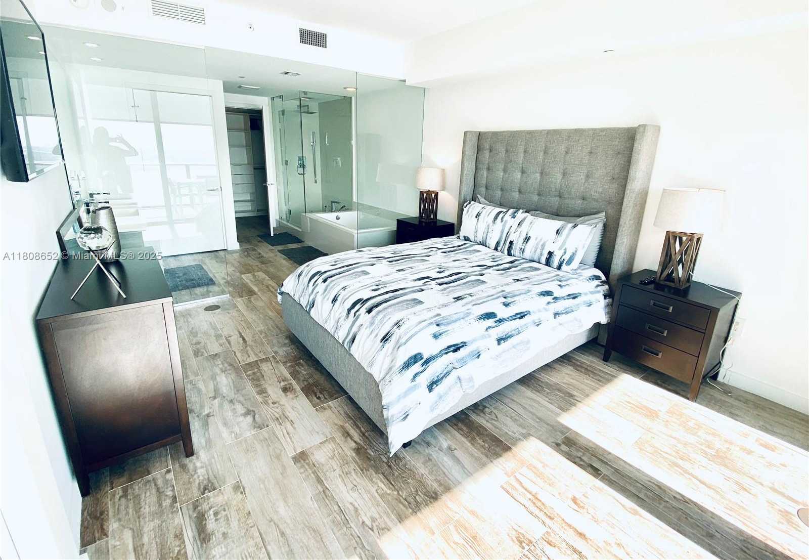 Small Image of 650 NORTH EAST 32ND ST #4605, Miami Number 5