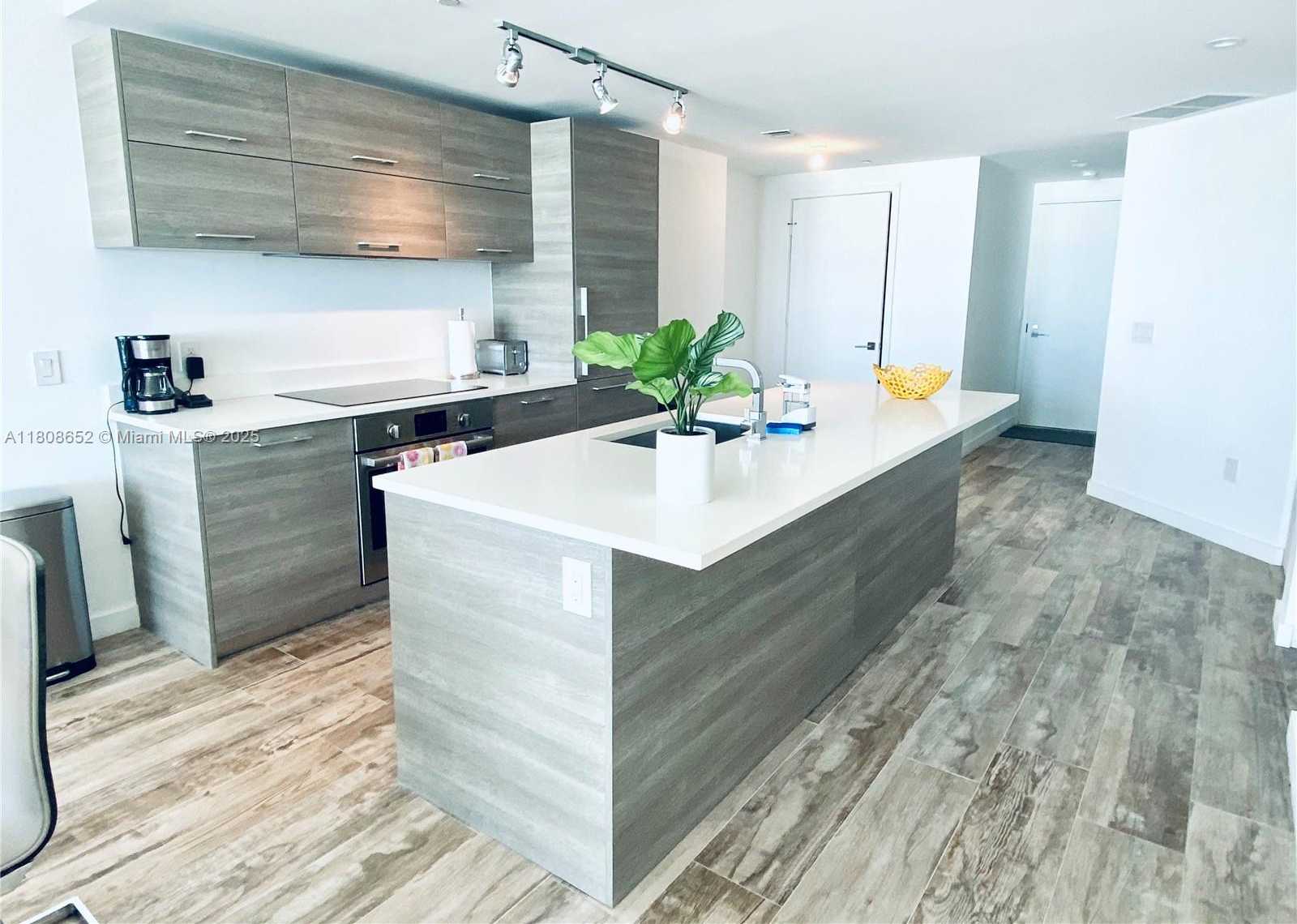 Small Image of 650 NORTH EAST 32ND ST #4605, Miami Number 50