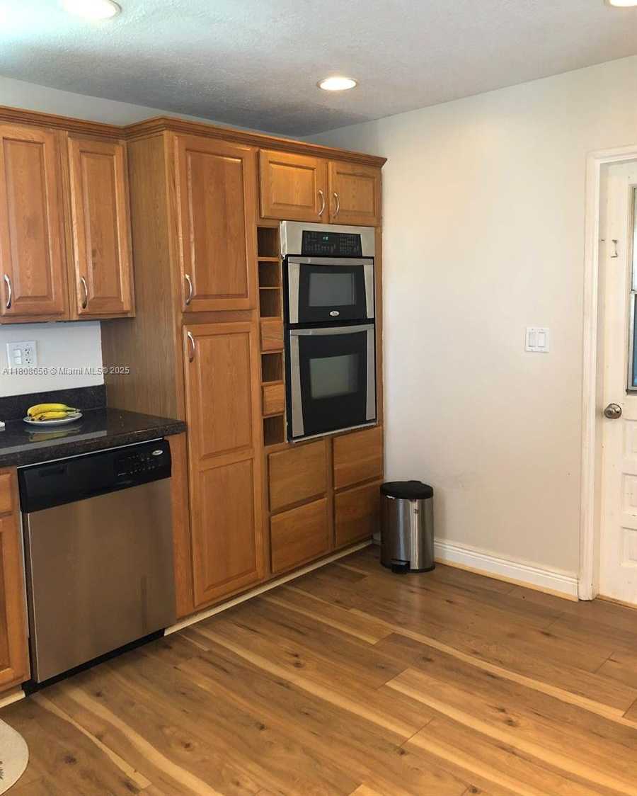 Small Image of 1538 FUNSTON ST, Hollywood Number 10