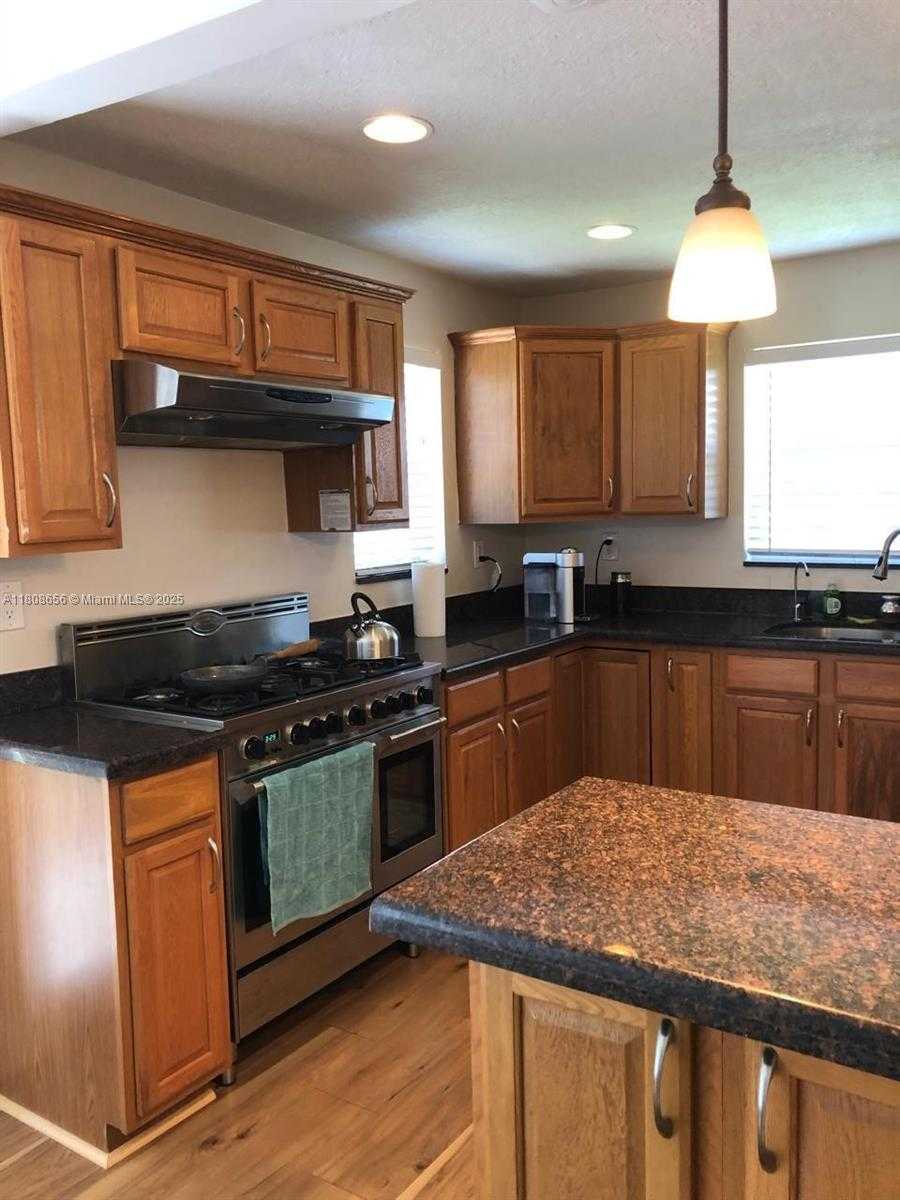 Small Image of 1538 FUNSTON ST, Hollywood Number 12