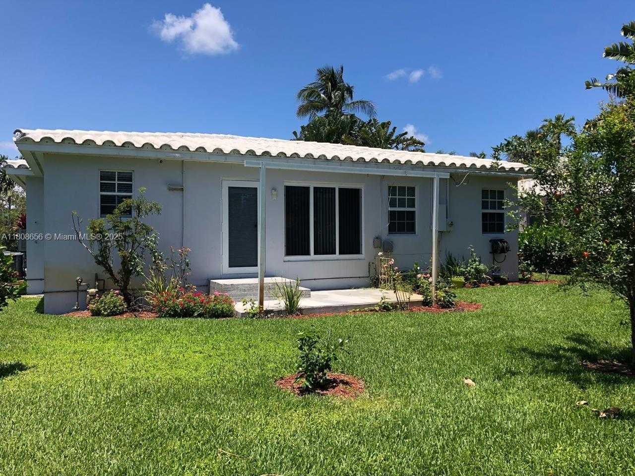 Small Image of 1538 FUNSTON ST, Hollywood Number 3