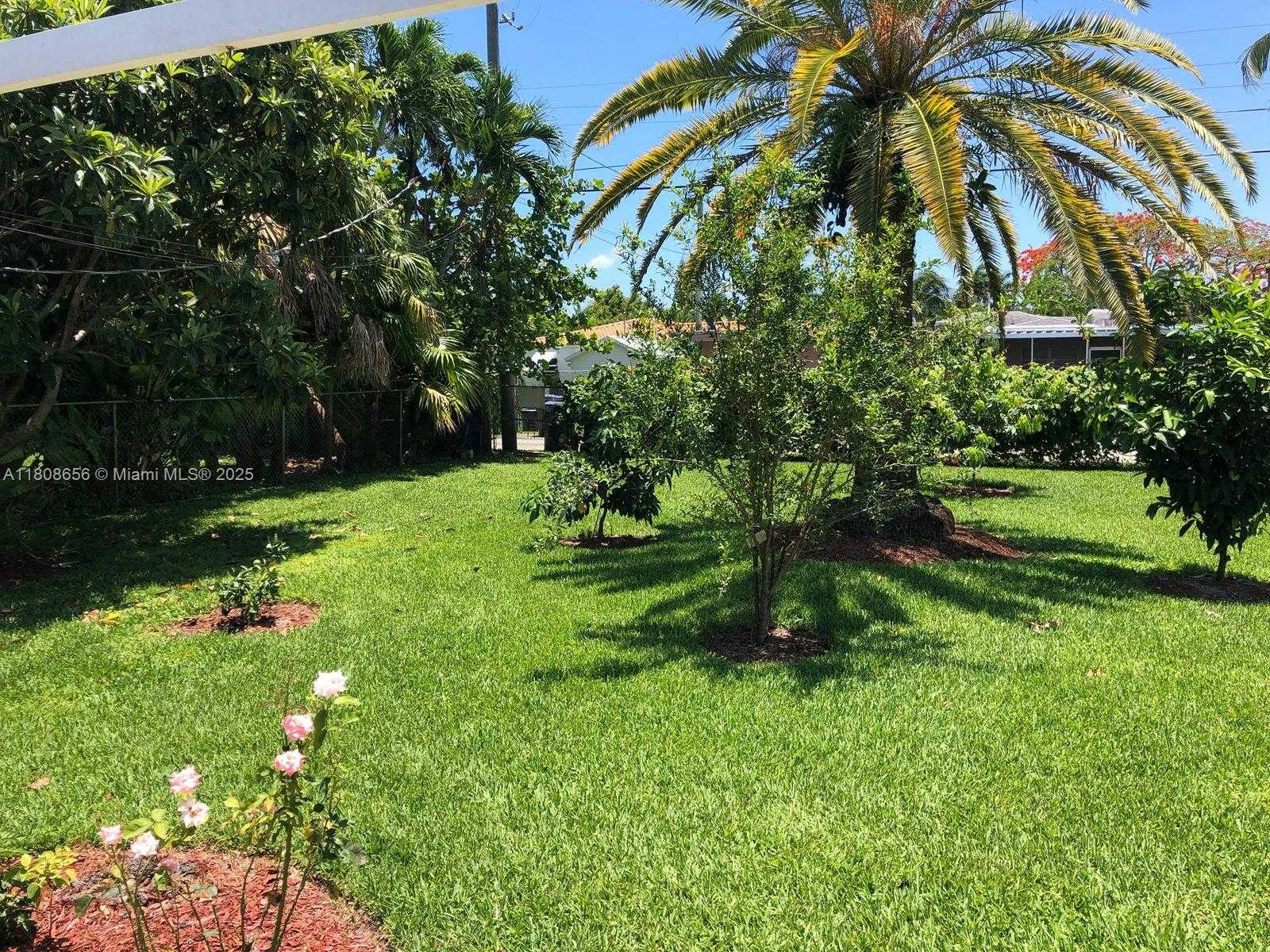 Small Image of 1538 FUNSTON ST, Hollywood Number 5