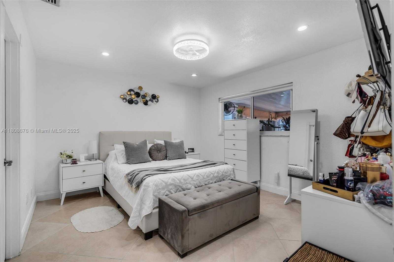 Small Image of 11562 NORTH WEST 87TH PL, Hialeah Gardens Number 12