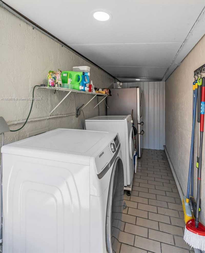 Small Image of 11562 NORTH WEST 87TH PL, Hialeah Gardens Number 18