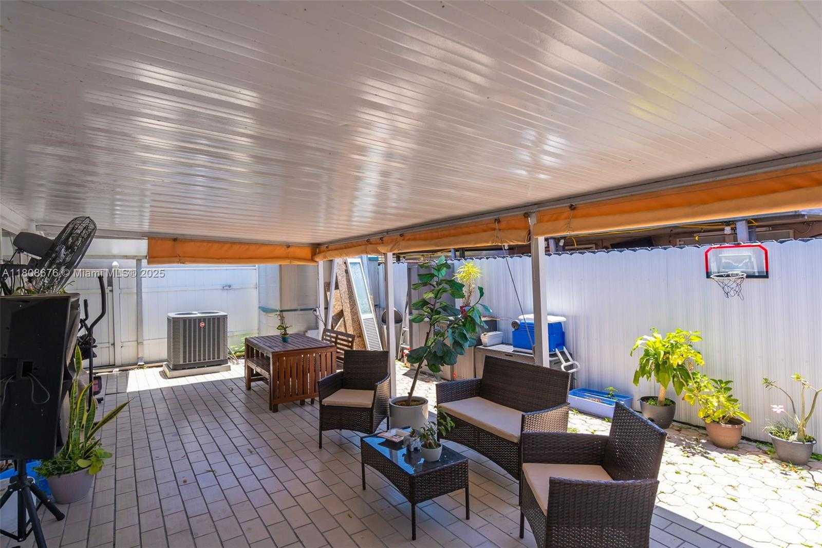 Small Image of 11562 NORTH WEST 87TH PL, Hialeah Gardens Number 19