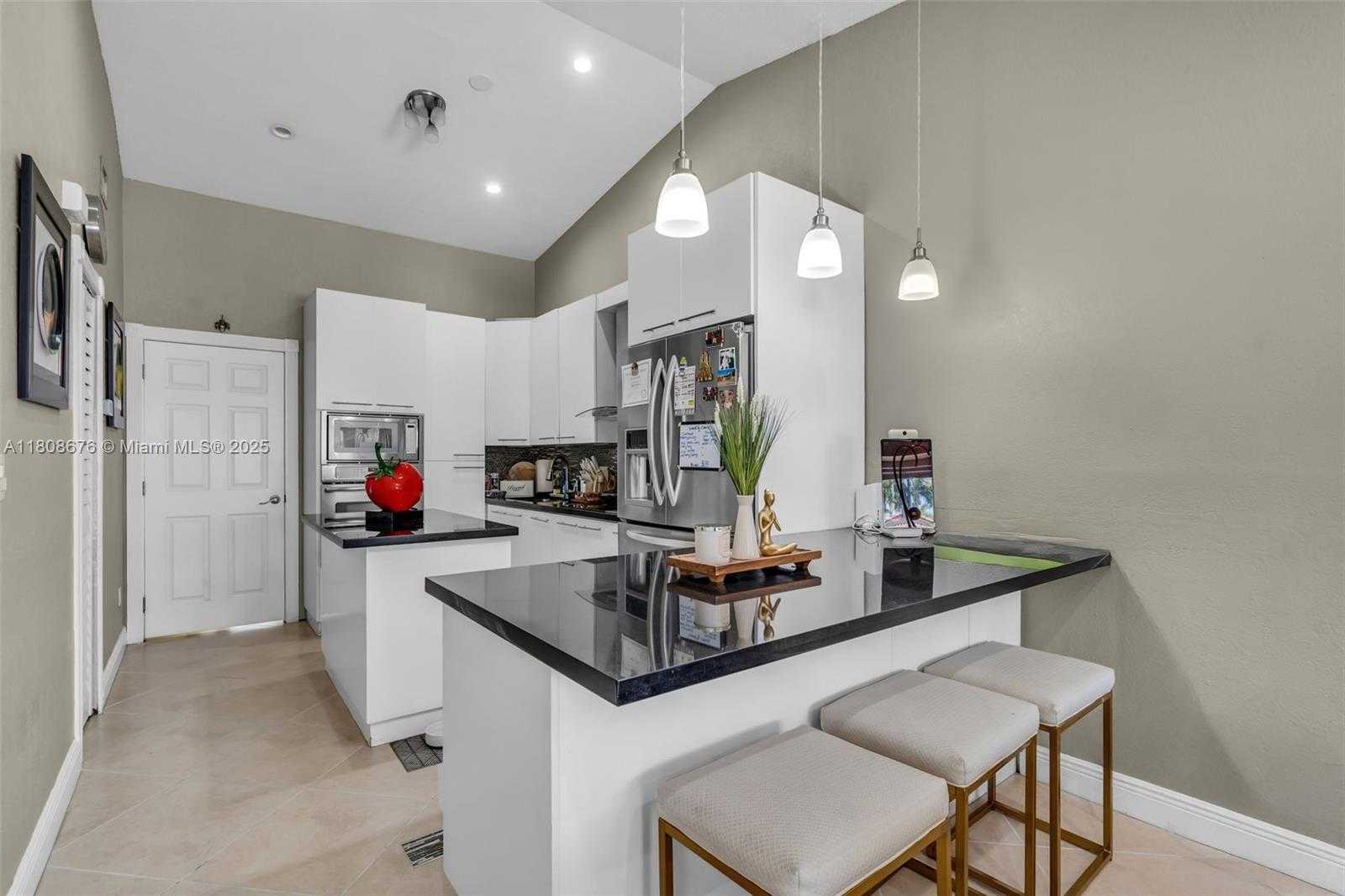 Small Image of 11562 NORTH WEST 87TH PL, Hialeah Gardens Number 7