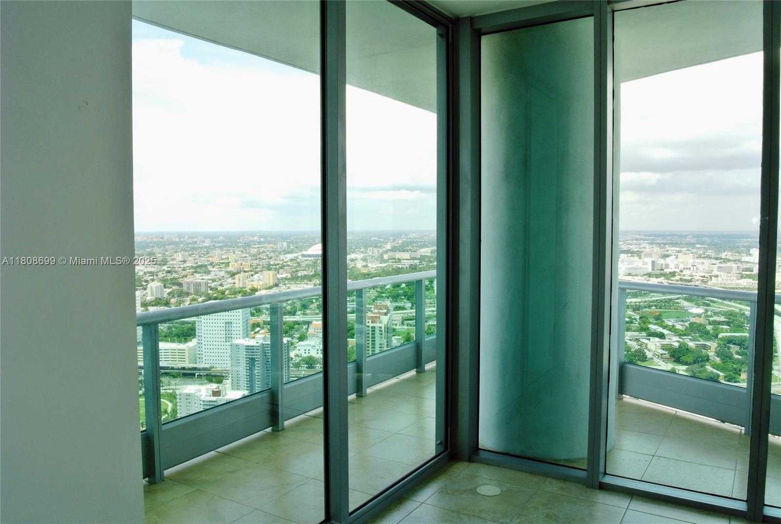 Small Image of Miami Number 15