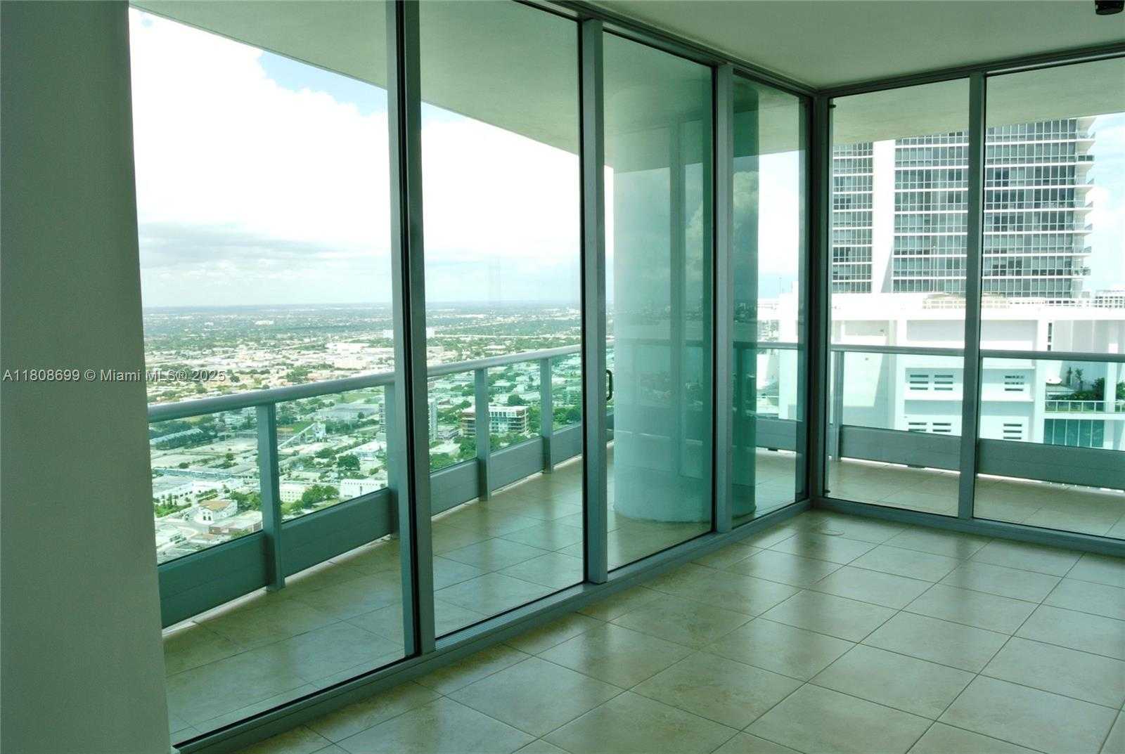 Small Image of Miami Number 17
