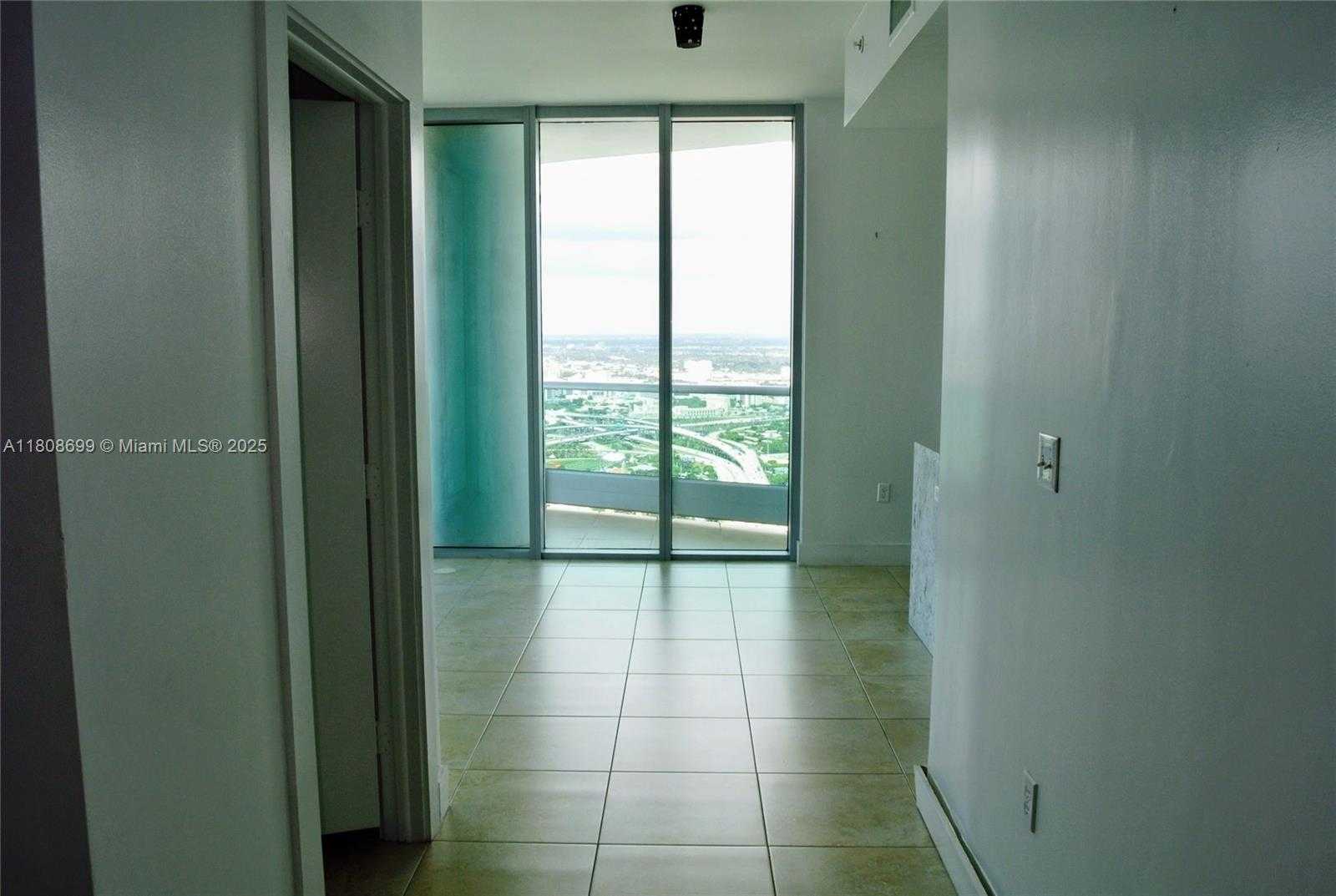 Small Image of Miami Number 19