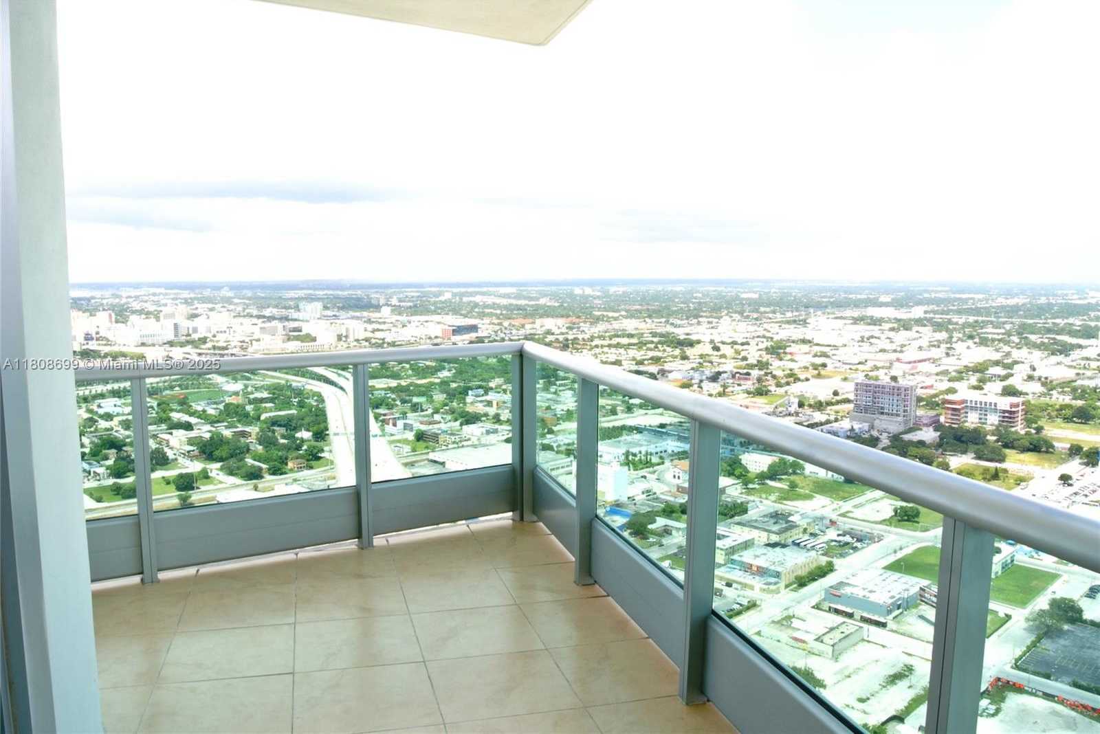 Small Image of Miami Number 4